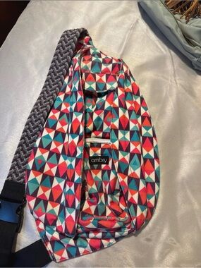 Ambry Geometric Print Crossbody Sling Bag in coral & Teal